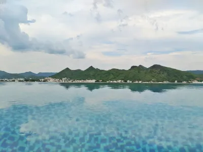 Howard Johnson by Wyndham Udaipur Roop Nagar Hotels near Amberi