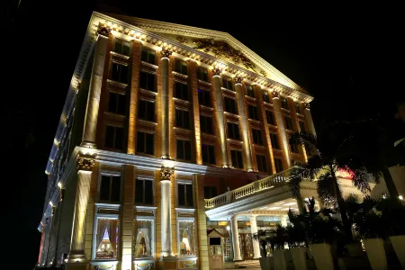Ramada by Wyndham Amritsar Отели рядом с достопримечательностью «Akal Takht»