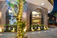 Moskva Motel & Apartment Danang Hotels near Lang Co Beach