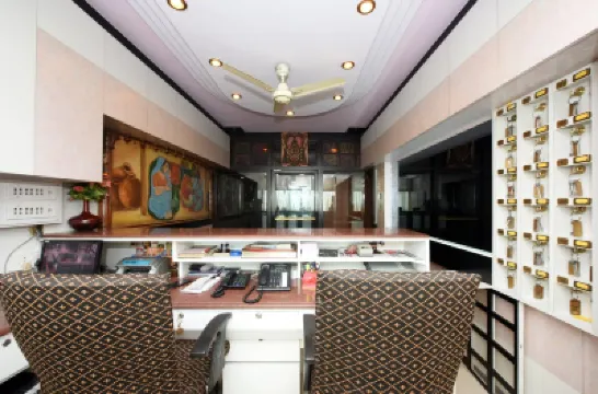 Hotel Stayvel Hotels near Dharavi