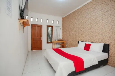 RedDoorz Syariah near Jatisampurna Hospital Hotel di Pondokmelati