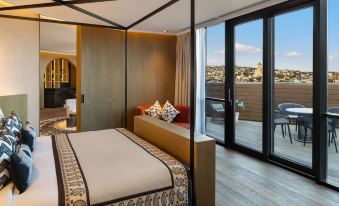 Paragraph Freedom Square, a Luxury Collection Hotel, Tbilisi