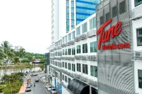 Tune Hotel - Waterfront Kuching Hotels near Sunrise view village stay