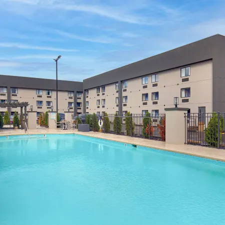 La Quinta Inn & Suites by Wyndham Nashville Airport
