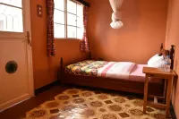 Amahoro Guest House - Chambre Double avec Salle de Douche Privée