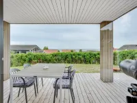 "Ely" - 300m from the Sea