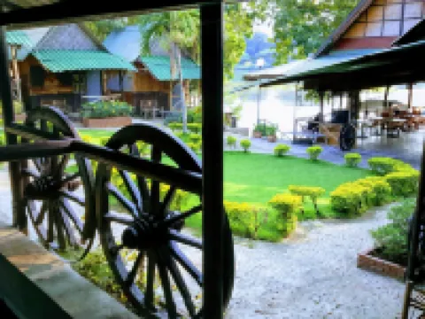 Sugar Cane Guest House 1 Hotels near Pakprak Rd
