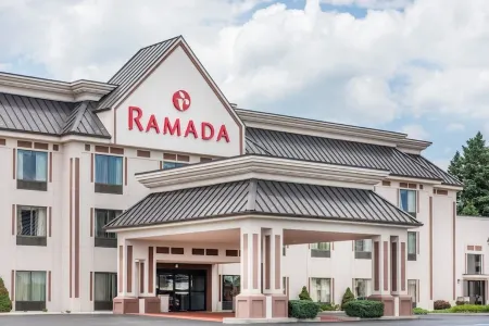 Ramada by Wyndham Harrisburg/Hershey Area Отели в г. Линглстаун