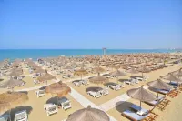 Sandy Beach Resort - 4-Star