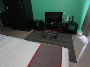 Capital O 93750 Luxury Rooms @ Urbantown Serpong