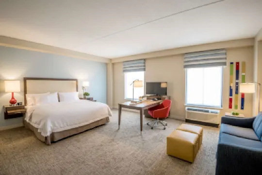 Hampton Inn and Suites Tulsa Downtown Hotel di 