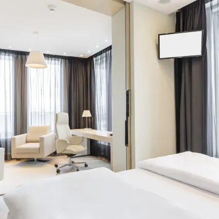 Sound Garden Hotel Airport
