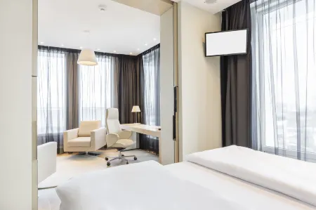 Sound Garden Hotel Airport