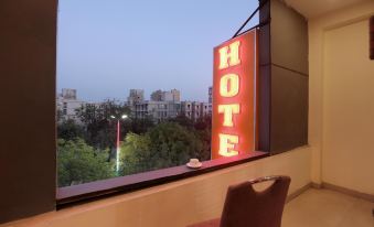 Hotel Lemon Suites & Banquet Noida Sector 62