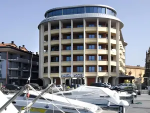 歌德拉古納宮酒店