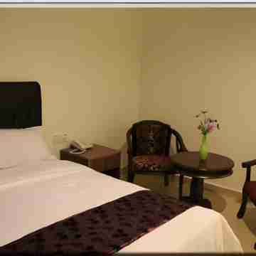 One Hotel Lintas Jaya Rooms