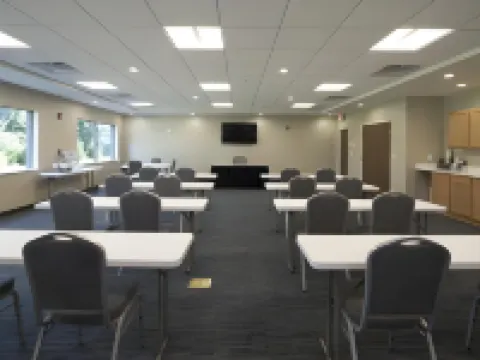 Holiday Inn Express & Suites PORTAGE by IHG Hotels in Portage