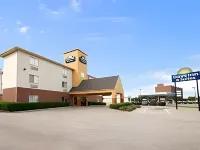 Days Inn & Suites by Wyndham Dallas Hotels in Dallas
