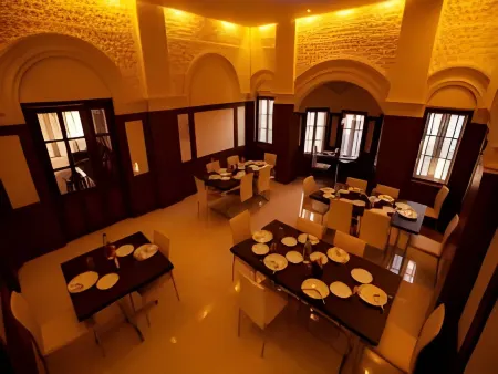 Dibrugarh Club House Отели в г. Дибрагарх