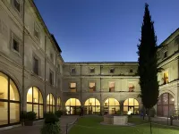 Hotel Real Colegiata San Isidoro Отели в г. Леон