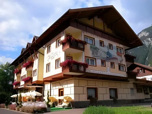 Hotel Bellaria Hotels in Predazzo