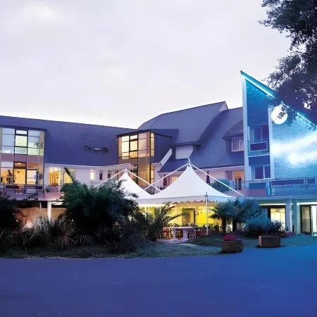 Logis Golfe Hotel