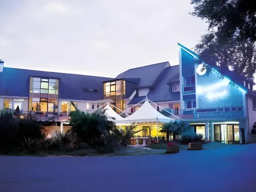 Logis Golfe Hotel