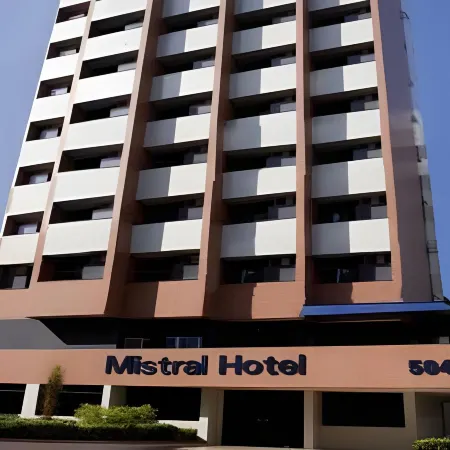 D8 Hotel Express Отели рядом с достопримечательностью «Пляж Мейрелеш»