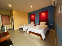 The Palm Resort Kampeang Saen.