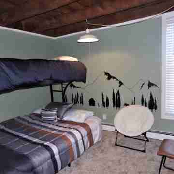 Treehouse 2 Bed 2 Bath C Thwc Rooms