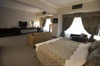 Le Grande Plaza Hotel Hotel in zona Palazzo del Granduca Nicola Constantinovich