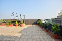 The Pamposh Hotel Hotels near LSC Madangir