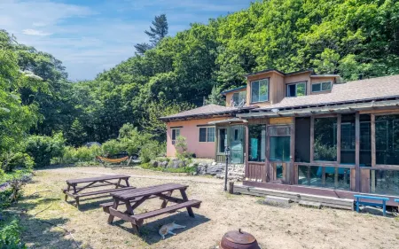 Inje Making Memories Pension Отели рядом с достопримечательностью «Сораксан»