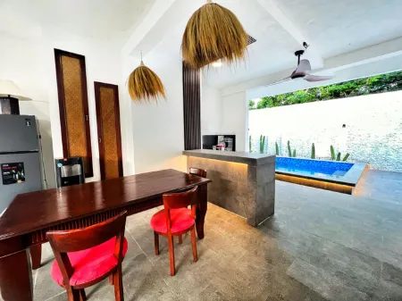 Villa Bagus Istri Tanjung Lesung 3 Kamar Отели в г. Пандегланг