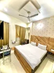 Swaran Hotel - balcony