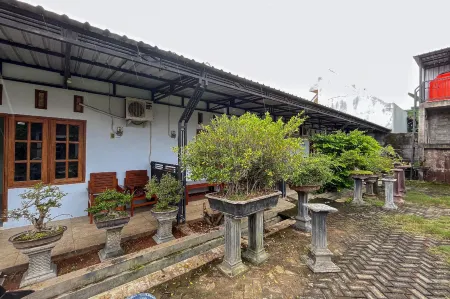 RedDoorz Syariah Near RS Bhayangkara Nganjuk