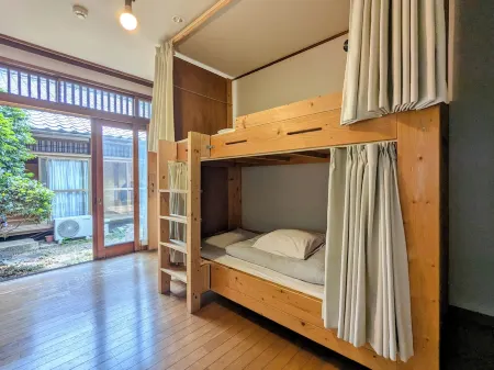 Yuzan Guesthouse