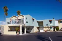 Little Inn by the Bay Newport Beach Hotel