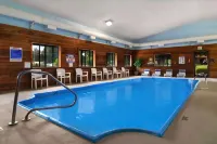 Super 8 by Wyndham Paris TN