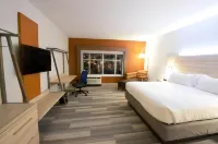 Holiday Inn Express & Suites Toledo South - Perrysburg Hotels in Bowling Green