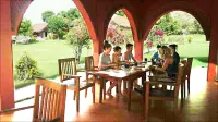 Gili Gede Island - Yut Inn Flower Paradise Hotels in Gili Asahan