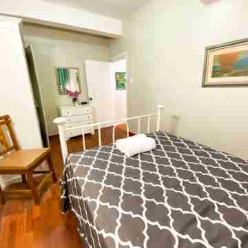 Mjs on the Savannah- Spacious 2-Bed Directly Across from the Savannah Others