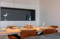 Huswell - Cosy Apartment with Terrace Overlooking the Sea