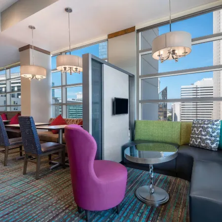 Residence Inn Charlotte City Center Отели рядом с достопримечательностью «Площадь Духа/Центр исполнит. искусств Блюменталь»