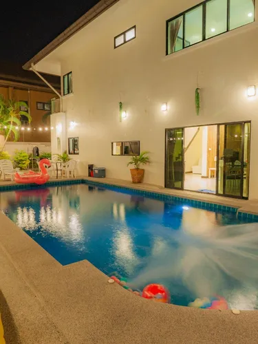 รูปภาพของPratumnak 6: 4BR Pool Villa with Jacuzzi Pattaya