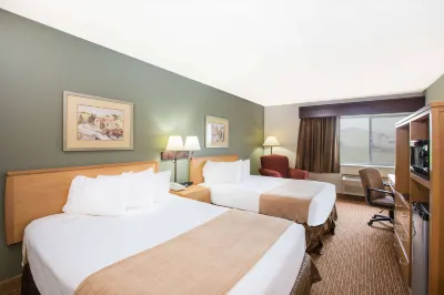 Ramada by Wyndham Spirit Lake/Okoboji Hotels in Center Grove