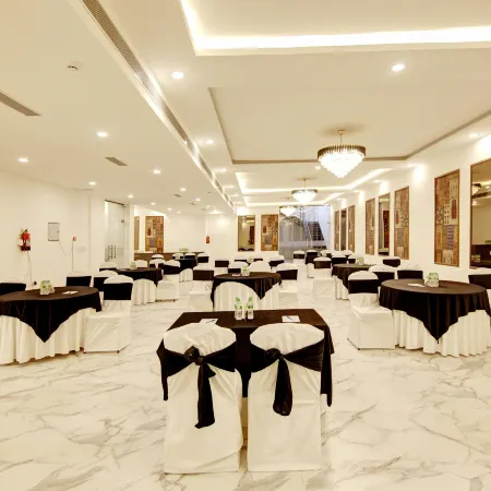 Saltstayz Select - Huda City Center