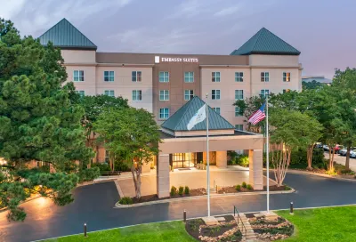 Embassy Suites by Hilton Memphis East Germantown Area Các khách sạn gần FedEx Institute of Technology