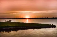 Sky View on False River Sunset     LSU 45 Minutes Away Hotels in Pointe Coupee Parish