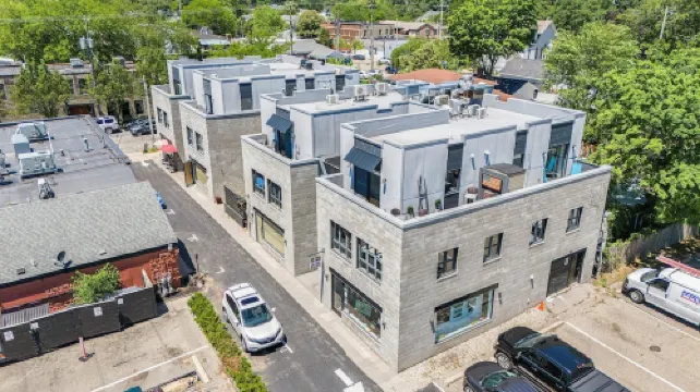 The Urban Coastal : Downtown Saugatuck - Cozy Condo with Lakeside Views